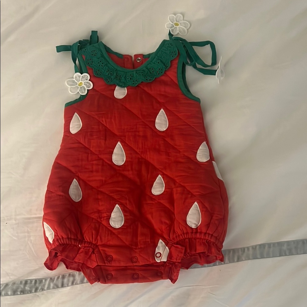 TBBC Strawberry Halloween bubble